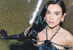 Dua Lipa’dan yılbaşı partisi