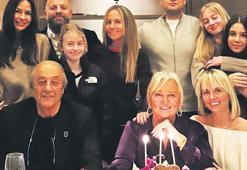 Mumları aşkla üflediler