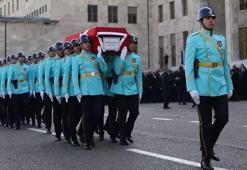 Eski bakan Nahit Menteşe için Meclis'te cenaze töreni