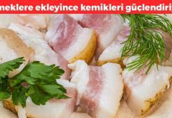 Felç riskini azaltıyor! Çorba ve yemeklerin içine ekleyin: 1 parçası kemikleri ve damarları bomba gibi yapıyor