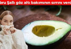 Ebru Şallı'dan gençleştiren tarif! 3 malzemeyi karıştırmak yetiyor: Göz altı morluklarını silip sürüyor, kazayaklarını santim santim açıyor