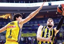 Fener, Berlin'i geçti