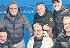 Ayrılmaz sıkı dostlar balık tutup tavla oynadılar