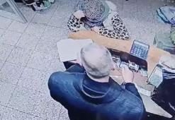 Bulduğu kredi kartıyla markette veresiye borcunu ödedi