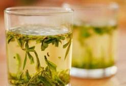 Detoks İçeceği Arayanlara: Biberiye Suyunun Şaşırtıcı Etkileri