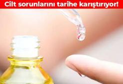 Çatlak ve kırışıklıkların baş düşmanı! 3 malzemeyi karıştırın: Cildi yay gibi geriyor, ölü derileri kazıyıp atıyor