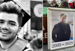 Yangında mahsur kalanları kurtarmak istemişlerdi! Kahraman iki arkadaş, gelen çığlık seslerine dayanamamış