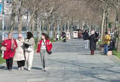 İstanbul'da bahardan günler! Güneşli havayı fırsat bilenler sahilleri doldurdu