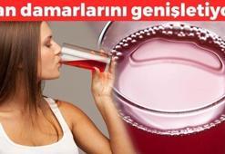Sabah akşam bir bardak içmek yetiyor! Doğanın C vitamini kralı, kabızlığın kökünü kurutup kan damarlarını genişletiyor! Doğal şeker ilacı