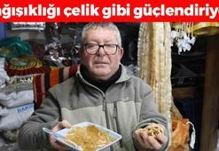 Tahinin üstüne 1 kaşık ekleyin! Demir, magnezyum ve C vitamini deposu, kolesterolü damardan silip atıyor! Kemikleri resmen betona çeviriyor