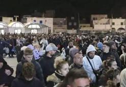 Ege Denizi'nde peş peşe korkutan depremler! Fayın kırılma şeklinde bir ilk