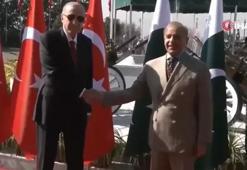 Cumhurbaşkanı Erdoğan'a Pakistan'da resmi törenle karşılama