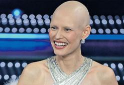 Kansere karşı sahneye çıktı