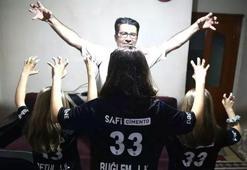 Beşiktaşlı fanatik taraftar üç kızına da 'BJK' isimini verdi!