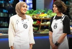 MasterChef yıldızları Ezgi ve Beyza’dan küslük iddialarına esprili yanıt!