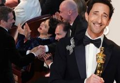 97. Oscar Ödülleri sahiplerini buldu! İkinci kez Oscar aldı, gözyaşlarını zor tuttu