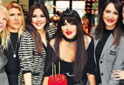 Bu yıl doğum gününü bekleyemedi ve erkenden kutladı!