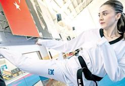 Dünya şampiyonu kızlara ilham oluyor