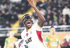 Aslan Osimhen'e duacı