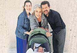 İlker Aksum'a kızı ve eşinden sürpriz ziyaret