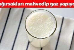 Faydalı diye bardak bardak içiyoruz ama bağırsakları mahvediyor! Damarları yağla doldurup tıkıyor, gaz ve şişkinliğin en büyük sebebi! Demir depolarını sıfırlıyor