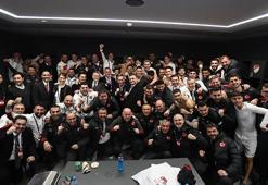 Cumhurbaşkanı Erdoğan'dan A Milli Futbol Takımı'na tebrik telefonu