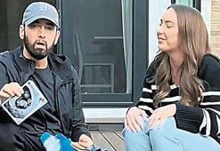 Eminem dede oldu