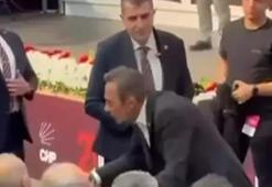 CHP de olağanüstü kurultay günü! Özgür Özel ile Berhan Şimşek arasında tartışma çıktı