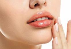 Erkekler dolgulu dudaklara karşı