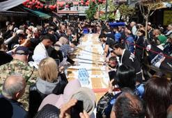 5 dakikada 11 metre börek yedi, büyük ödülün sahibi oldu