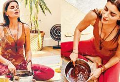 Yeni evinde kakao seremonisi düzenledi