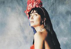 Tuba Büyüküstün sanat dergisi için objektif karşısına geçti!