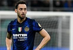 Hakan Çalhanoğlu'na İtalya Futbol Federasyonu'ndan ceza