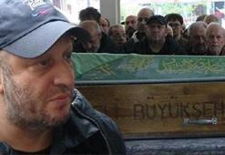 Serkan Keskin'in acı günü! Vefat eden annesini son yolculuğuna uğurladı