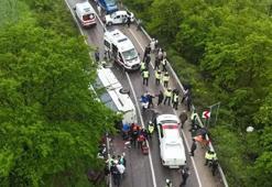 Sinop'ta öğrencileri taşıyan otobüs devrildi! Çok sayıda yaralı var