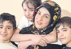 Üç kardeş kanseri birlikte yendi