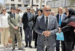 Türk diplomatın bulunduğu heyete uyarı ateşi