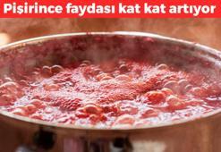Kahvaltı sofralarının kırmızı yıldızı! Pişirince etkisi ikiye katlanıyor: Kanserden riskini azaltıcı etkisi bulunuyor, faydası saymakla bitmiyor
