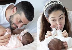 Sır gibi saklıyorlardı! Berk Oktay ve Yıldız Çağrı Atiksoy bebeklerinin yüzünü gösterdi