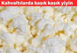 Kaşık kaşık yiyince vücudu proteine boğuyor! Yumurtadan 10 kat daha faydalı: Uyurken kas yaptıran besin, kemikleri beton gibi yapıyor