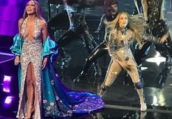 Jennifer Lopez öyle bir hazırlık yapmış ki! Kıyafetlerin birini çıkardı birini giydi