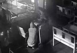 Görüntüler 'yok artık' dedirtti! Tost yiyip, portakal suyu içtiği büfeyi soydu