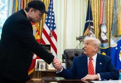 Elon Musk, 'Trump, Epstein dosyalarında' paylaşımını sildi