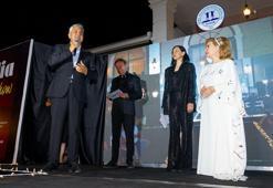 Bedia Akartürk'ün hayatından ilhamla tasarlanan kıyafetler podyumda!