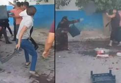 Semt pazarında kavga! Kasaların havada uçtuğu anlar kaydedildi