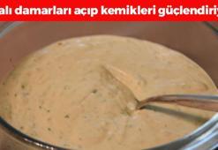 İltihapla tıkanan damarları yağ çözücü gibi açıyor! Kaşık kaşık yiyin: Kemikleri beton gibi güçlendiriyor!