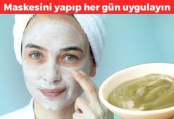 Maskesini yapıp düzenli olarak uygulayın! Kimyasal ürünlere para dökmeye son: Kırışıklıkları silgi gibi siliyor, cildi bir gecede gençleştiriyor