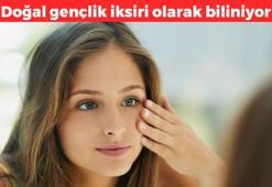 Doğal gençlik iksiri olarak biliniyor! Genç kalmanın olmazsa olması: Kırışıklıkları silgi gibi siliyor, 1 gecede 10 yaş gençleştiriyor