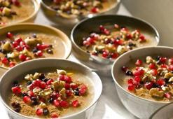 Sofrada gören kase kase yiyor! Geçmişten günümüze uzanan gelenek: Evde aşure nasıl yapılır?