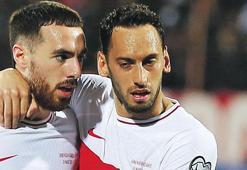 Galatasaray transferde milli yıldızların peşinde! Cim Bom'un hayali Hakan Çalhanoğlu ve Orkun Kökçü